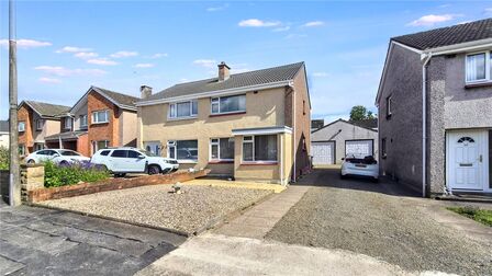 Airds Court, 2 bedroom Semi Detached House for sale, &pound;135,000