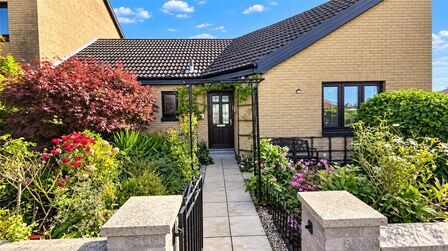 Central Avenue, 2 bedroom End Terrace Bungalow for sale, &pound;140,000