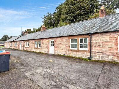2 bedroom Mid Terrace Bungalow for sale
