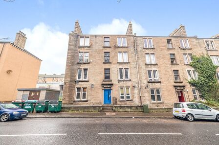 Dens Road, 2 bedroom  Flat to rent, £750 pcm