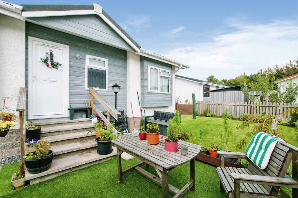 2 bedroom Detached Property for sale, Burnbank Park, Blairgowrie, PH10