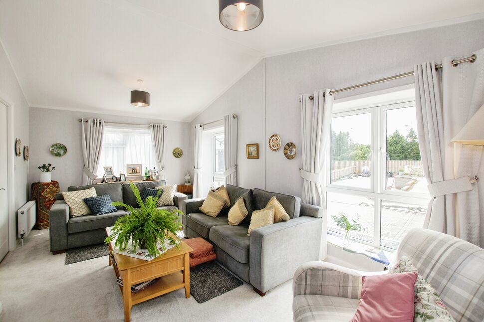 2 bedroom Detached Property for sale, Burnbank Park, Blairgowrie, PH10