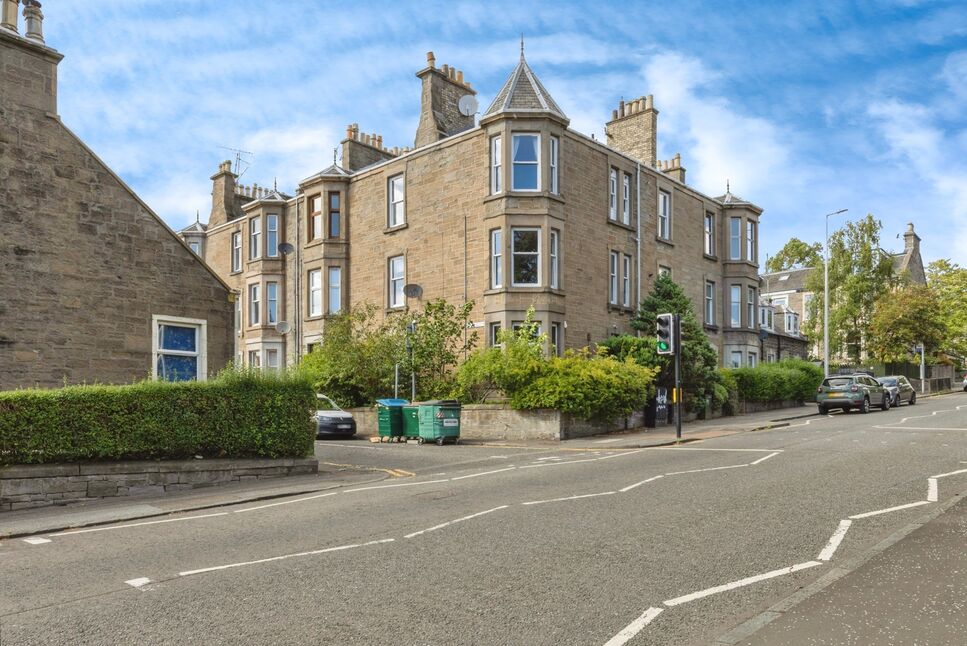Main image of 2 bedroom Flat for sale, Forfar Road, Dundee, Angus, DD4