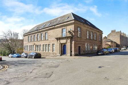 3 bedroom  Flat for sale