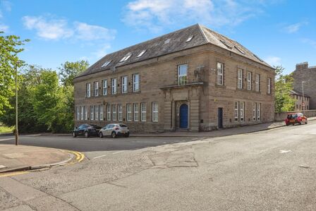 Glenagnes Road, 2 bedroom  Flat for sale, £150,000