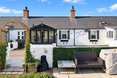 2 bedroom Mid Terrace Property for sale