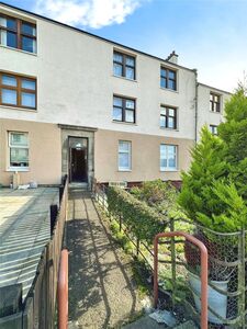 Caird Avenue, 2 bedroom  Flat to rent, £750 pcm