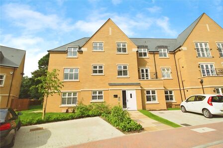 Queenswood Crescent, 2 bedroom  Flat to rent, £1,850 pcm