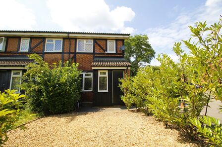 Heronfield, 1 bedroom Mid Terrace House to rent, £1,300 pcm