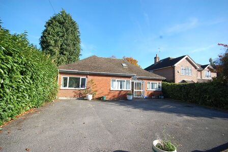 Simons Walk, 5 bedroom Detached House to rent, £3,350 pcm