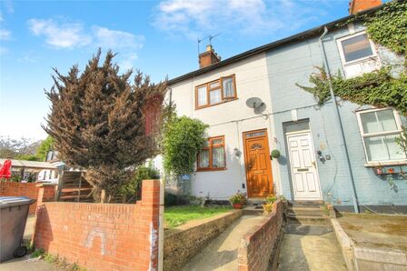 2 bedroom Mid Terrace House for sale