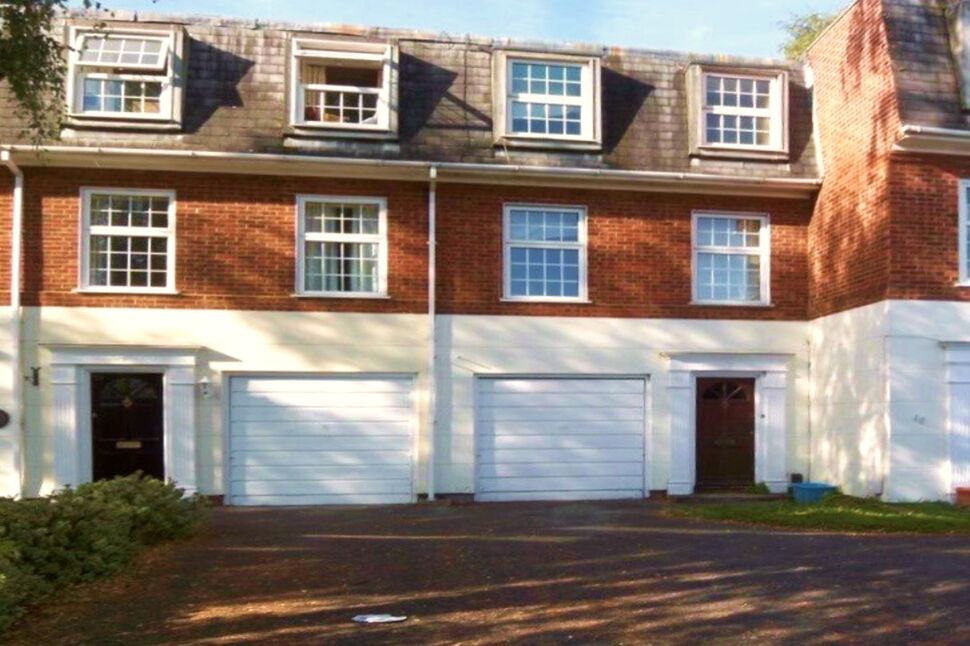 Main image of 5 bedroom Mid Terrace House to rent, Victoria Street, Englefield Green, Surrey, TW20