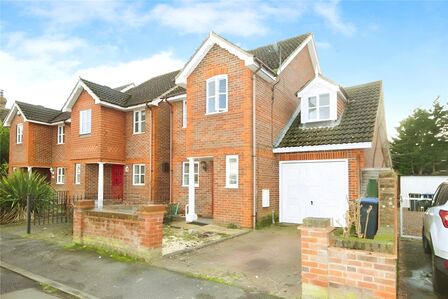 Kings Road, 4 bedroom Detached House to rent, £3,450 pcm