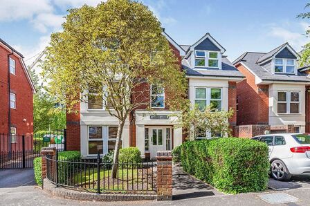School Lane, 2 bedroom  Flat to rent, £1,550 pcm