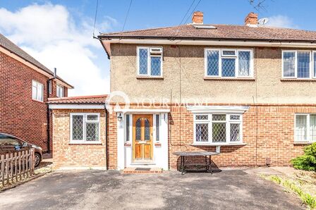 The Crescent, 8 bedroom Semi Detached House to rent, £4,100 pcm