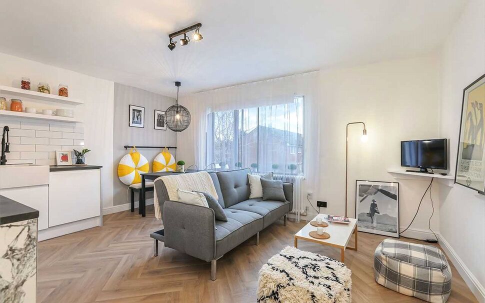 Main image of 1 bedroom Flat for sale, De Havilland Way, Stanwell, Surrey, TW19