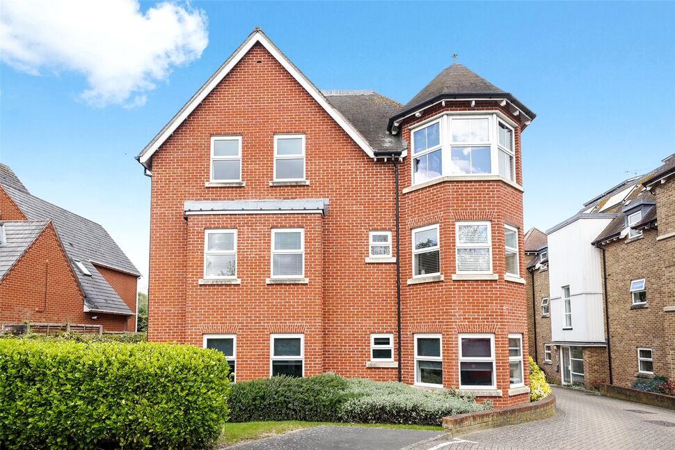 Main image of 2 bedroom Flat to rent, Egham Hill, Egham, Surrey, TW20