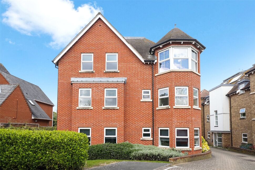 Main image of 2 bedroom Flat to rent, Egham Hill, Egham, Surrey, TW20