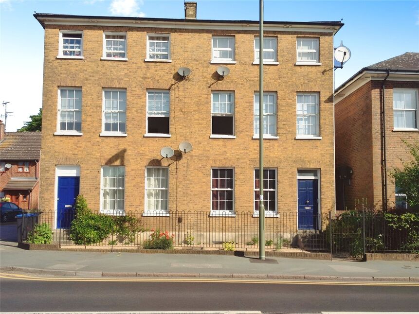 1 bedroom Flat for sale, The Avenue, Egham, TW20 £220,000