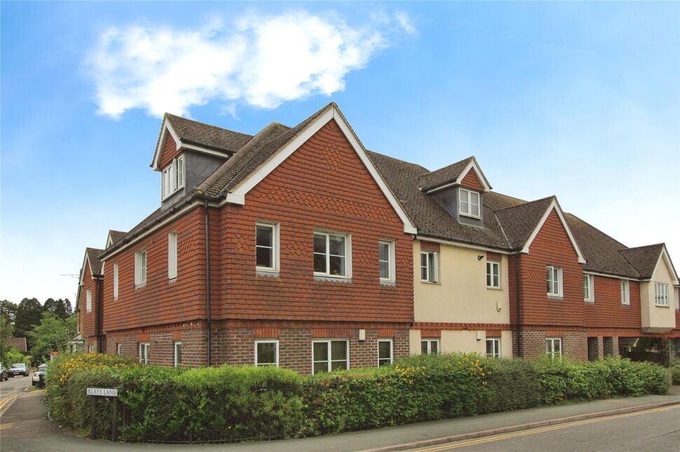 1 bedroom Flat for sale, The Avenue, Egham, TW20 £220,000