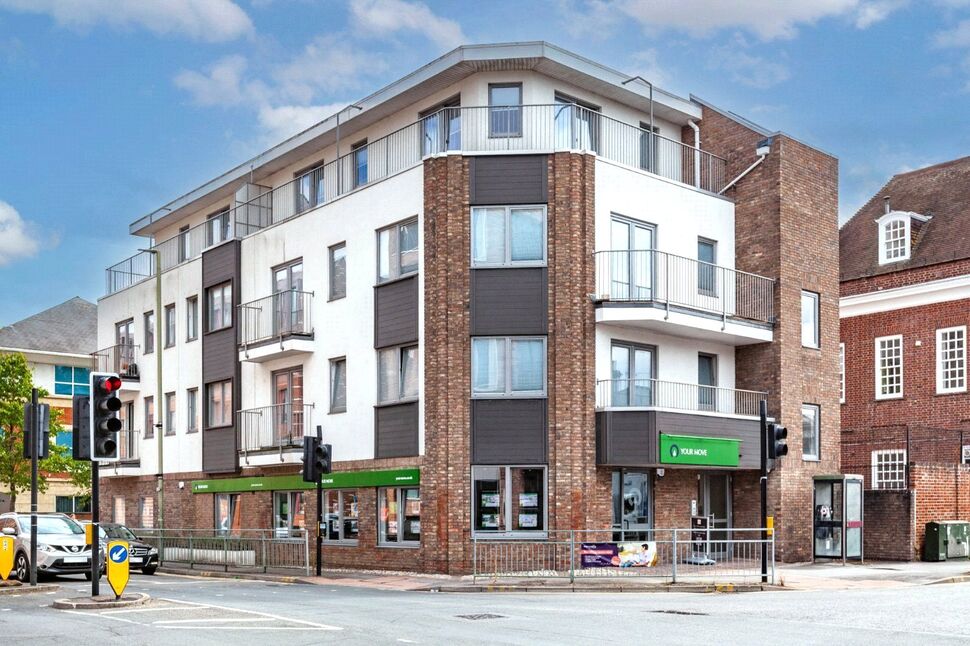 Main image of 1 bedroom  Flat to rent, Station Road, Egham, Surrey, TW20
