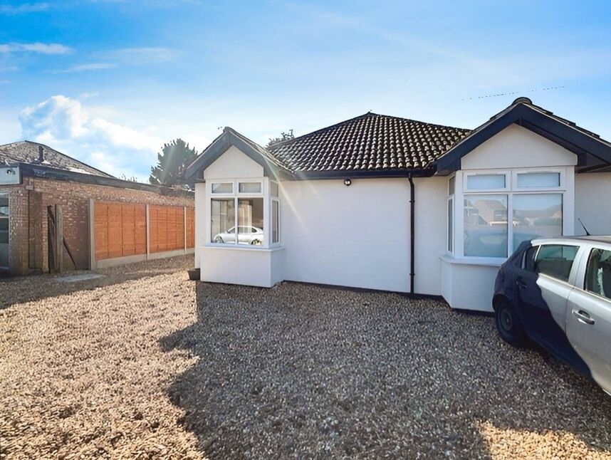 Main image of 1 bedroom  Room to rent, Pooley Green Road, Egham, Surrey, TW20