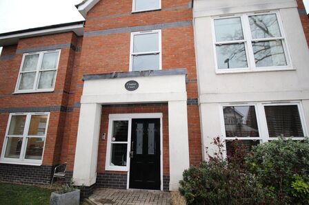 Vicarage Road, 2 bedroom Flat to rent, &pound;1,550 pcm