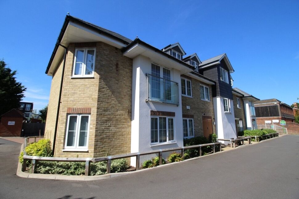 Main image of 2 bedroom Flat to rent, Stoneylands Road, Egham, Surrey, TW20
