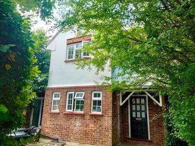 Spring Rise, 6 bedroom Semi Detached House to rent, £4,200 pcm