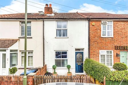 3 bedroom Mid Terrace House for sale