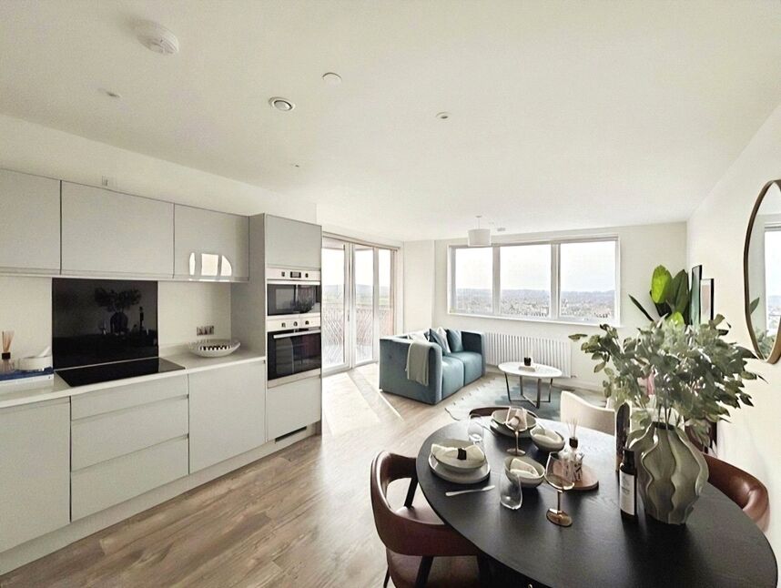 Main image of 2 bedroom Flat to rent, Riverview, Elmsleigh Road, Staines, TW18