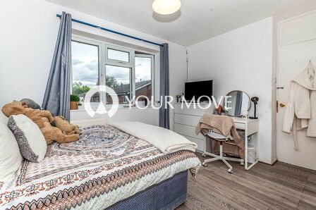 1 bedroom Semi Detached Property to rent