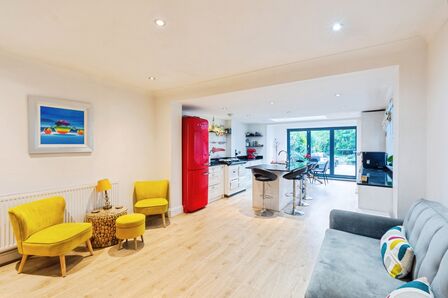 3 bedroom End Terrace House for sale