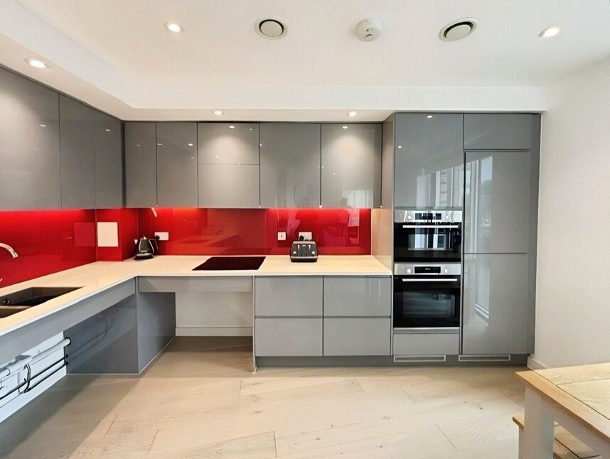 Main image of 1 bedroom Flat to rent, Station Road North, Egham, Surrey, TW20