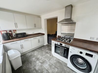 Osborne Road, 5 bedroom Semi Detached House to rent, &pound;2,900 pcm