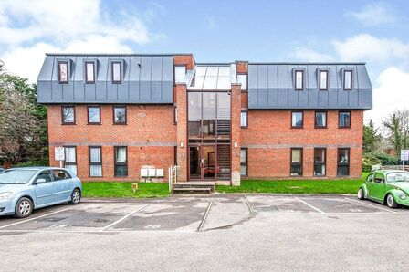 Church Road, 1 bedroom Flat to rent, &pound;1,400 pcm