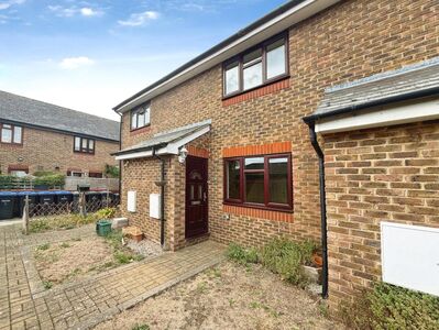 Station Road, 1 bedroom Mid Terrace House for sale, &pound;260,000