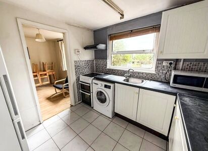 The Crescent, 4 bedroom House to rent, &pound;1,900 pcm