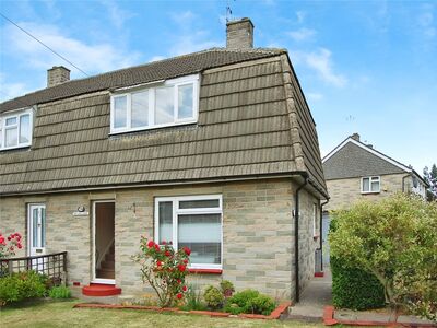 The Crescent, 4 bedroom Semi Detached House to rent, £2,500 pcm