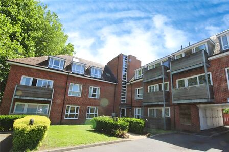 George Court 14  Church Road, 2 bedroom  Flat to rent, £1,600 pcm