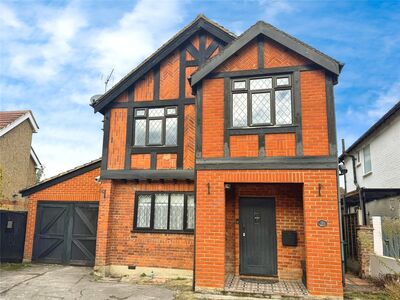 Fordbridge Road, 3 bedroom Detached House to rent, £2,200 pcm