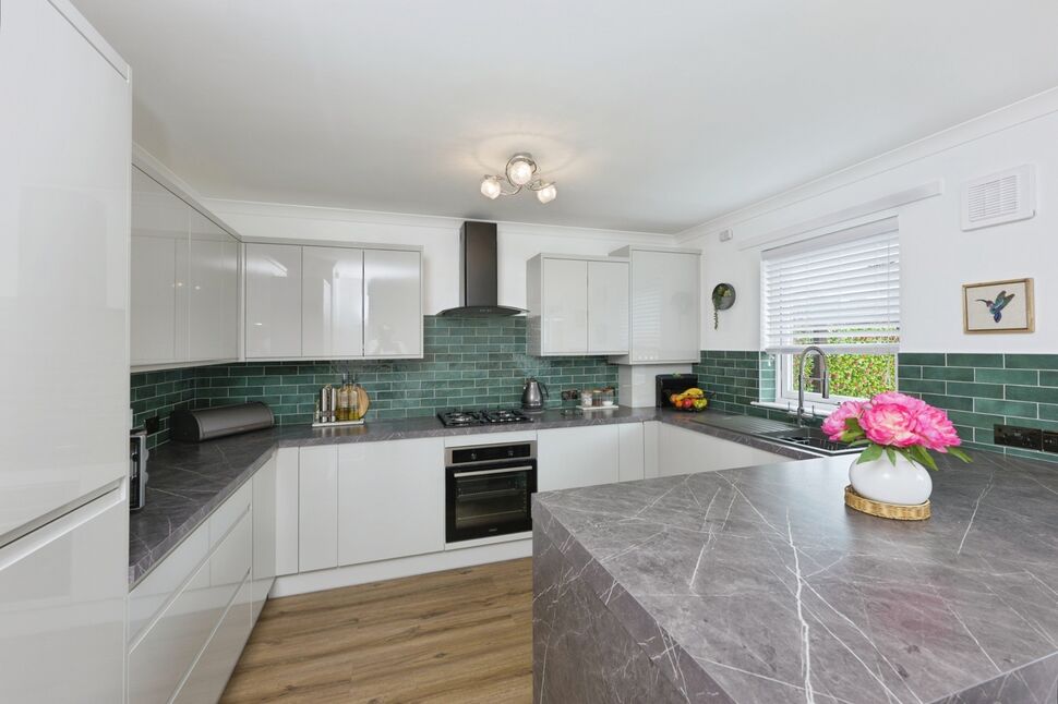 Kitchen / Dining