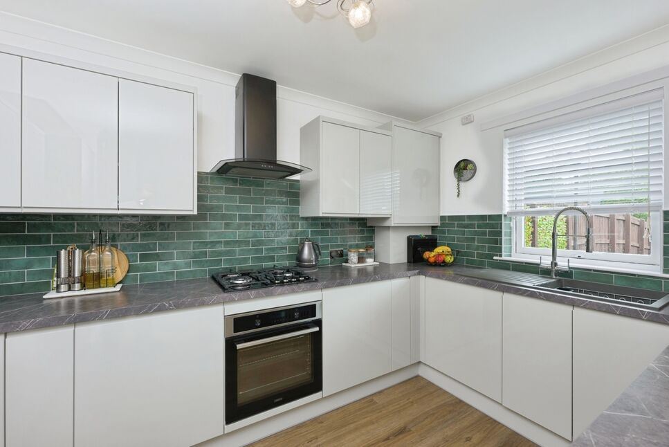 Kitchen / Dining