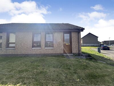 Fulmar Road, 2 bedroom Semi Detached Bungalow to rent, £675 pcm