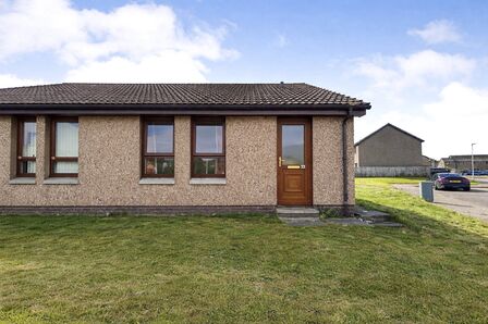 Fulmar Road, 2 bedroom Semi Detached Bungalow to rent, &pound;675 pcm