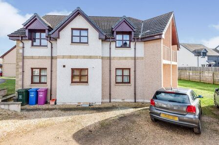 Knockomie Rise, 2 bedroom Flat to rent, &pound;650 pcm