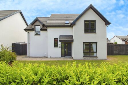 Cawdor Avenue, 4 bedroom Detached House to rent, £1,500 pcm
