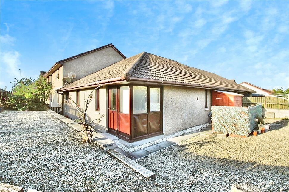 2 bedroom Mid Terrace Bungalow for sale