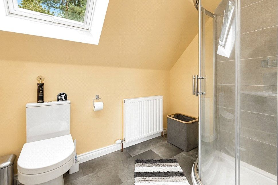 En-Suite 2