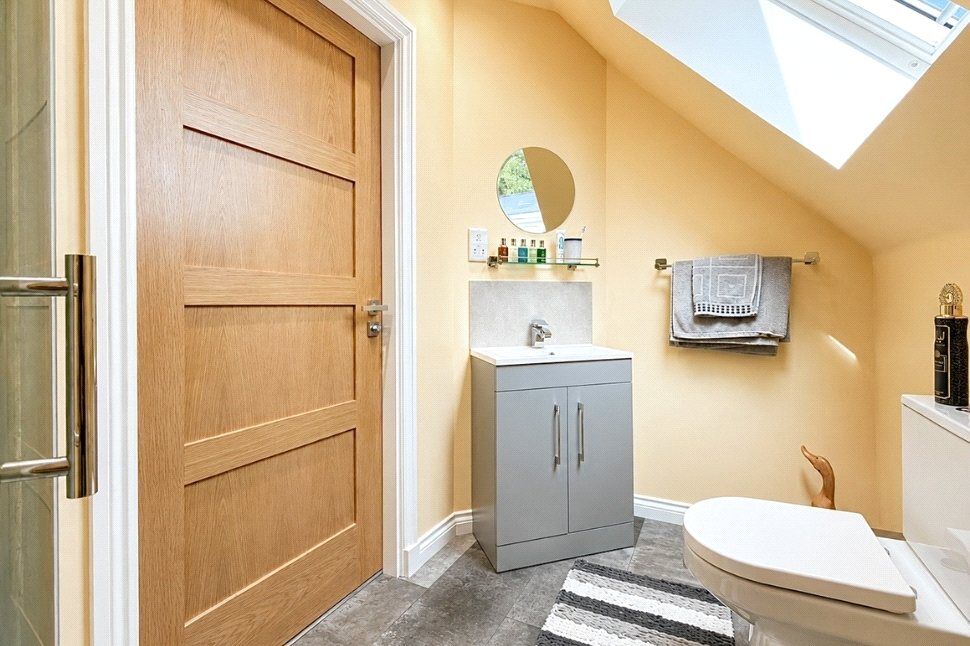 En-Suite 2